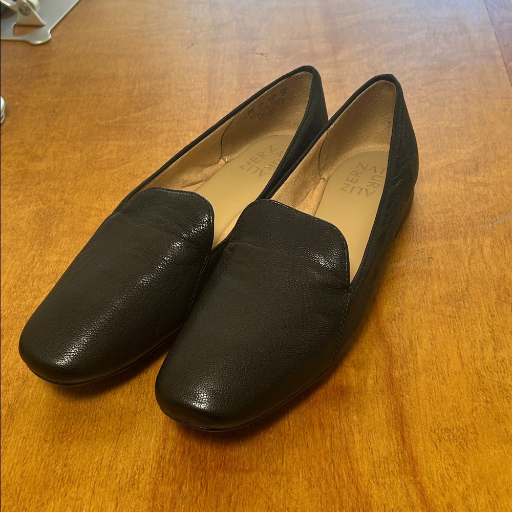 Naturalizer Womens Emiline Black Leather Slip On Block Heel Loafers Flats NWOB